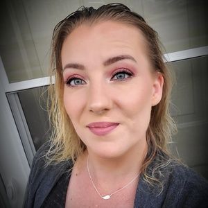 Meet your Posher, Kelli